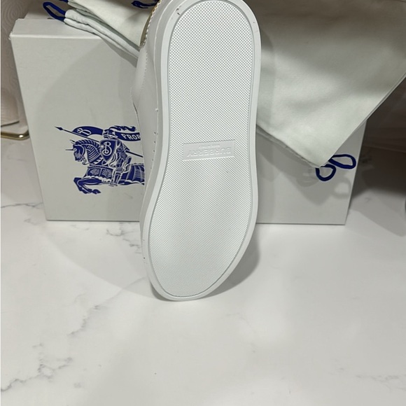 Burberry checkered sneakers - Picture 5 of 5